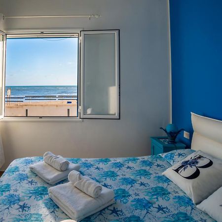 Blue Velvet Hotel Punta Secca Bagian luar foto