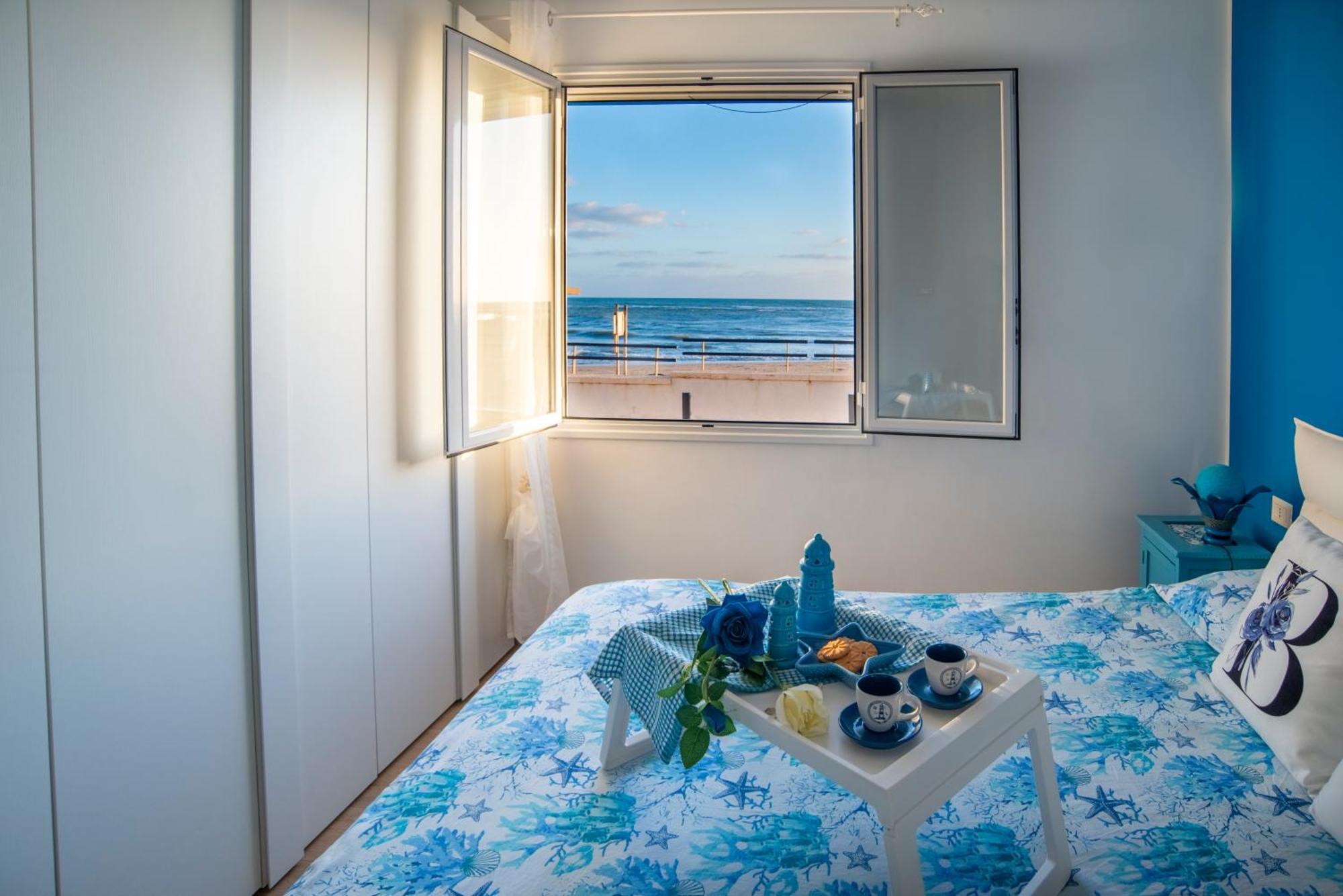 Blue Velvet Hotel Punta Secca Bagian luar foto