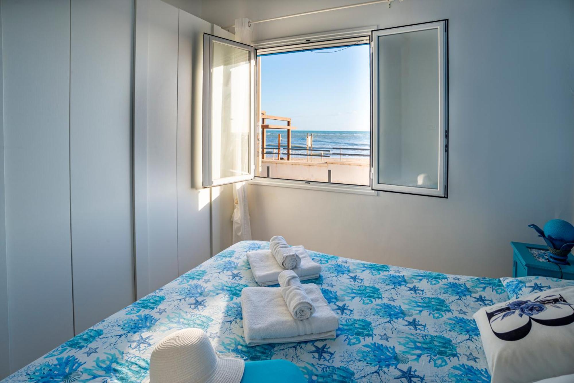 Blue Velvet Hotel Punta Secca Bagian luar foto